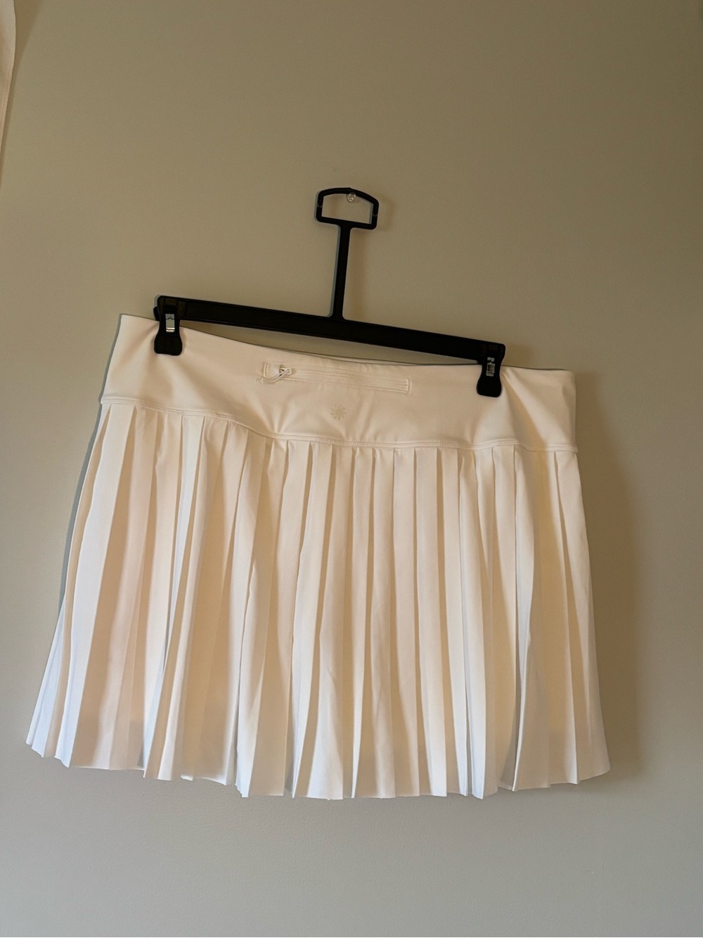 Athleta White Pleated Women’s Skirt - Classic Tennis Style - Picture 2 of 7